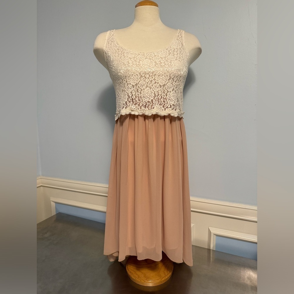 Loft 82 - romantic flowy lace sleeveless hi-low midi dress